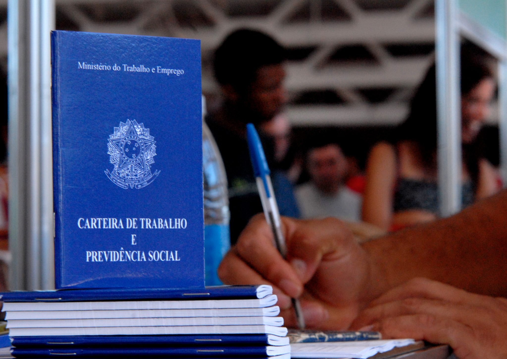 Taxa de desemprego de 8,3% é a menor para o período desde 2014