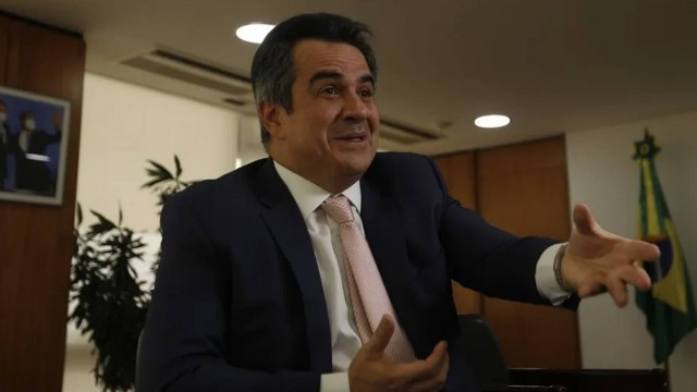 Governo Bolsonaro teme falta de verba para pagar aposentadorias do INSS e consulta TCU