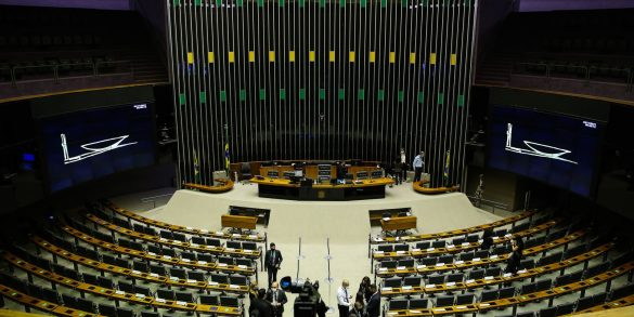 Projeto de Lei que previa abertura de agências aos sábados e domingos sai de pauta na Câmara