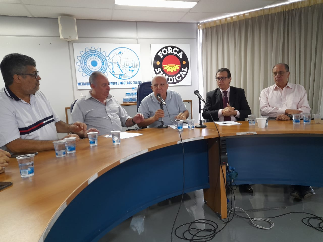 Política de valorização do salário mínimo vai depender do acordo com as centrais sindicais, afirma Luiz Marinho