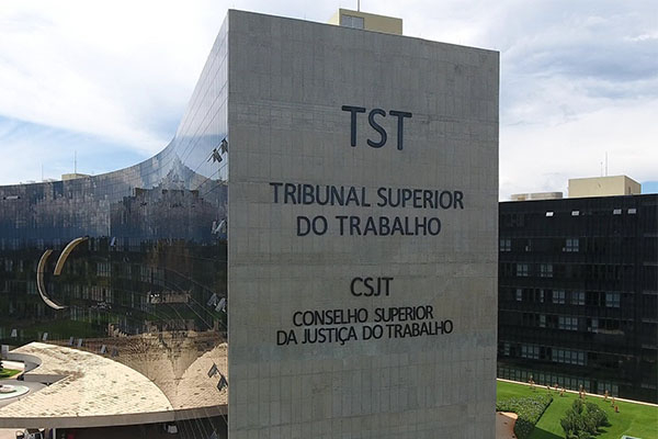 TST define limites para bloquear CNH e cartão de crédito de inadimplentes
