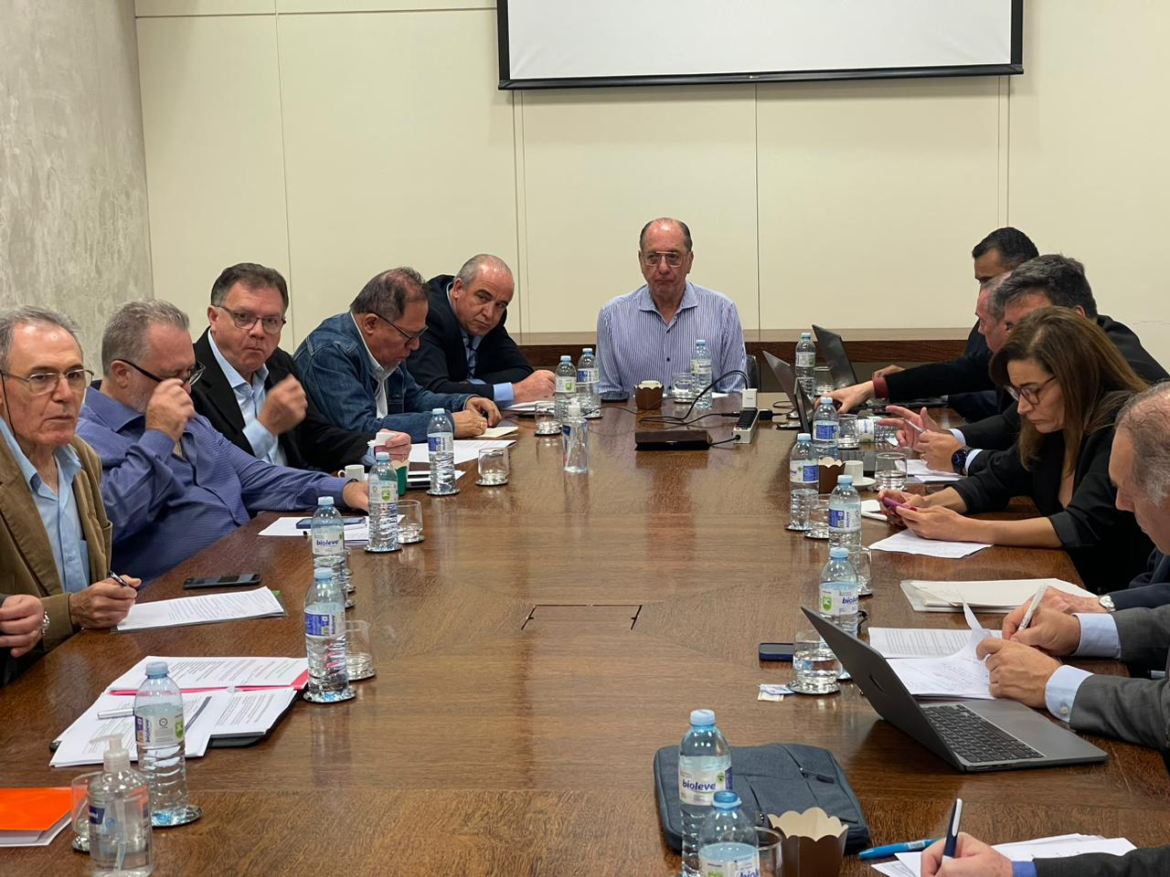 Fecomércio sedia encontro de representantes das centrais sindicais e dos empresários