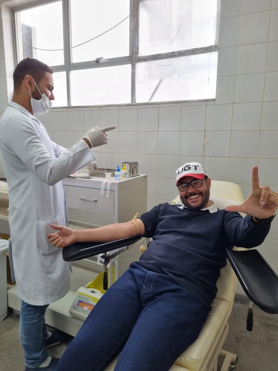 Vice-Presidente da UGT-BA comemora aniversário doando sangue