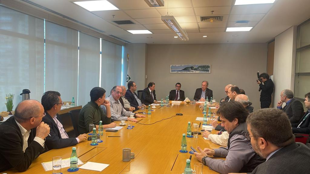 Presidente da UGT participa da  instalação do Fórum do BNDES