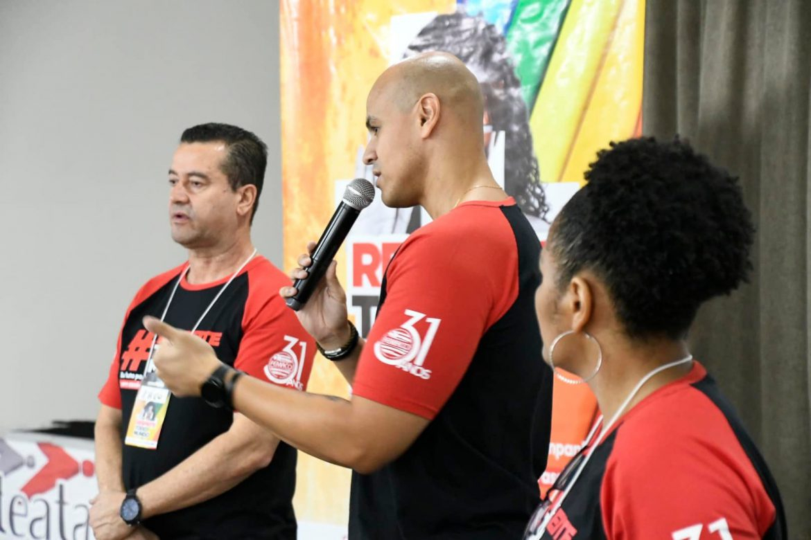 FEMACO E SINTEATA promovem curso sobre a Campanha #RespeiteTodoMundo para os trabalhadores auxiliares em transporte aéreo