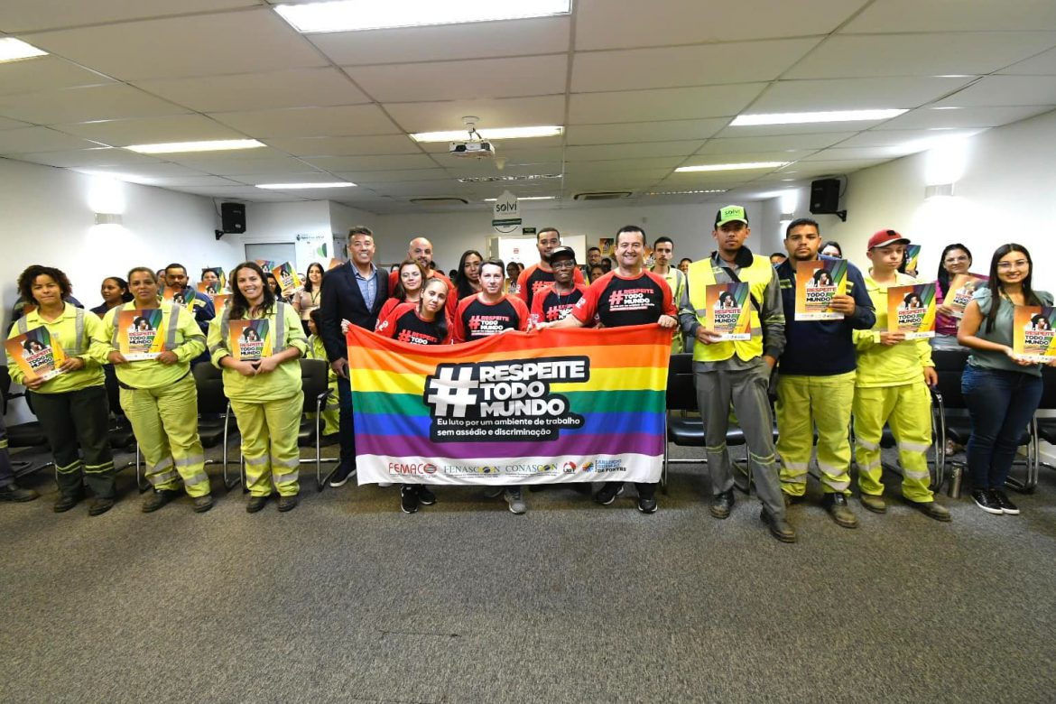 Trabalhadores do aterro participam da palestra #RespeiteTodoMundo