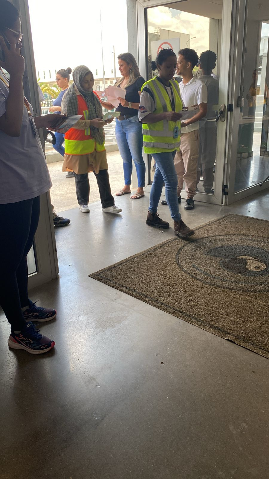 Comerciários de Franco da Rocha realizam campanha de sindicalização junto a funcionários da empresa Amazon