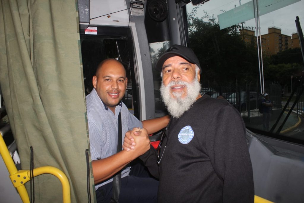 Presidente do Sindmotoristas visita garagem da Campo Belo G1