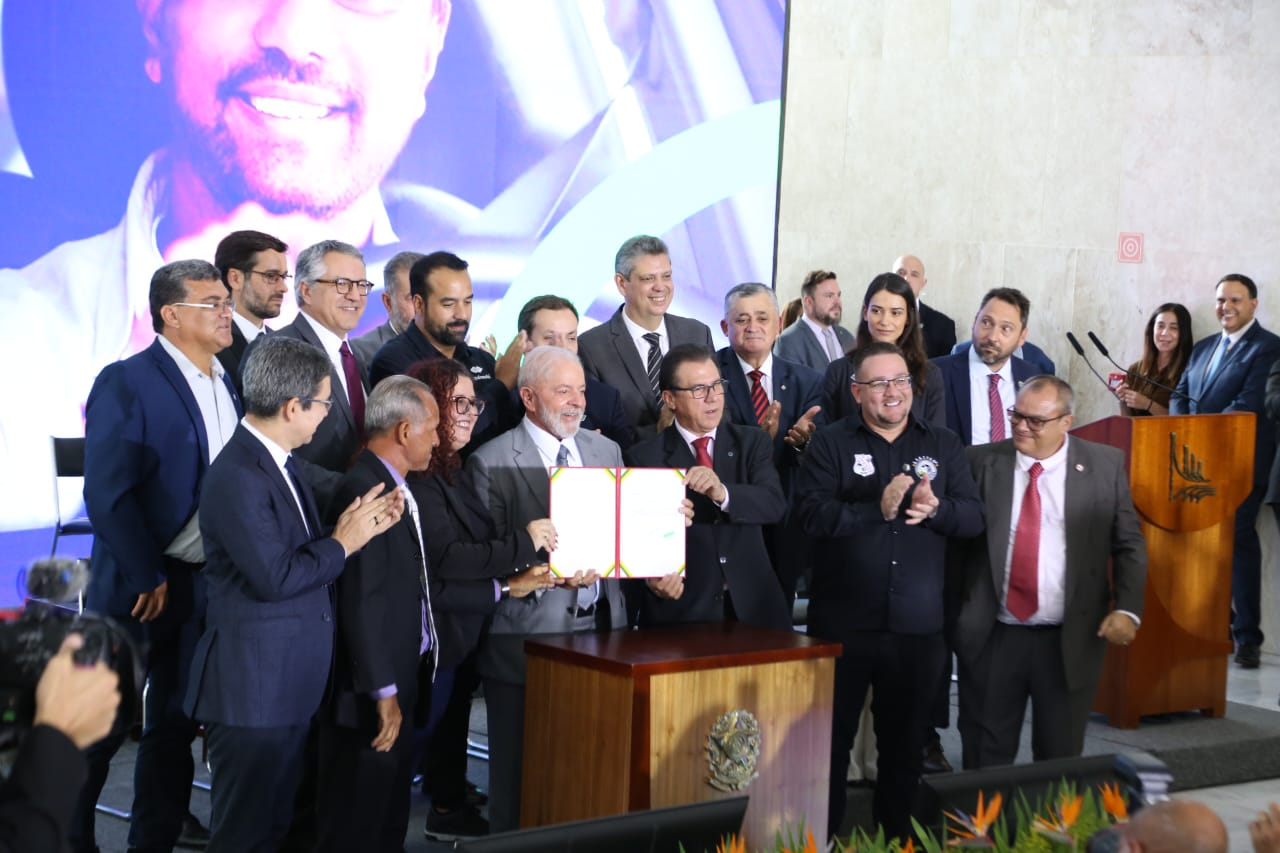 Lula Assina Proposta de Projeto de Lei para Regulamentar Trabalho dos Motoristas de Aplicativos: Um Passo Importante na Luta Trabalhista