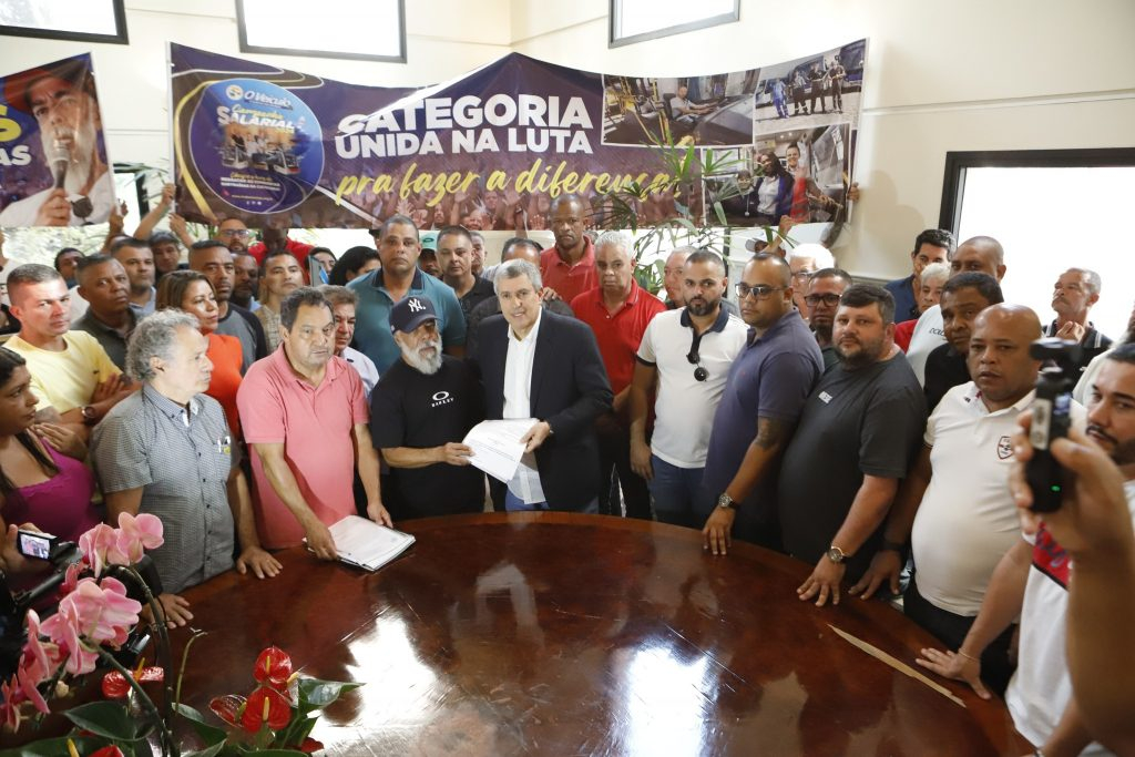 Pauta de reivindicações da Campanha Salarial 2024 dos condutores de São Paulo é entregue no SPUrbannus