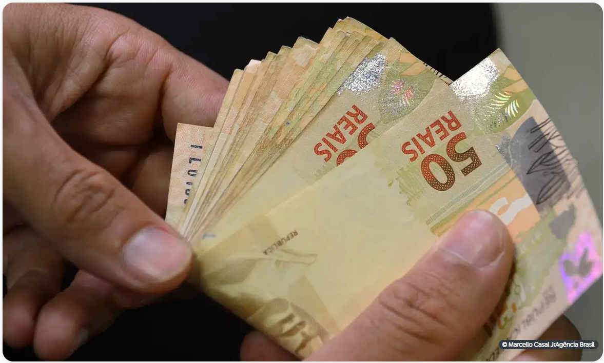 Rendimento domiciliar do brasileiro chegou a R$ 1.848 em 2023