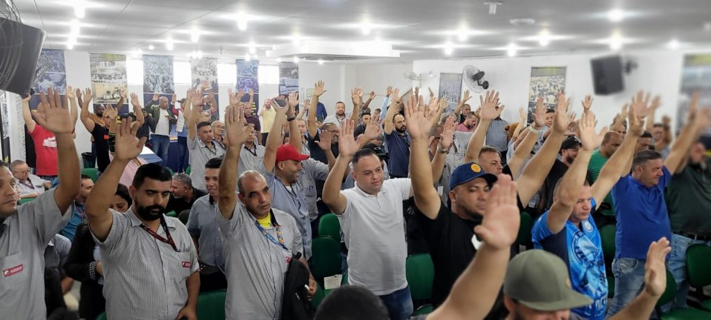 Trabalhadores das novas empresas aprovam renovação dos acordos e ratificam pautas da Convenção Coletiva 2024-2025