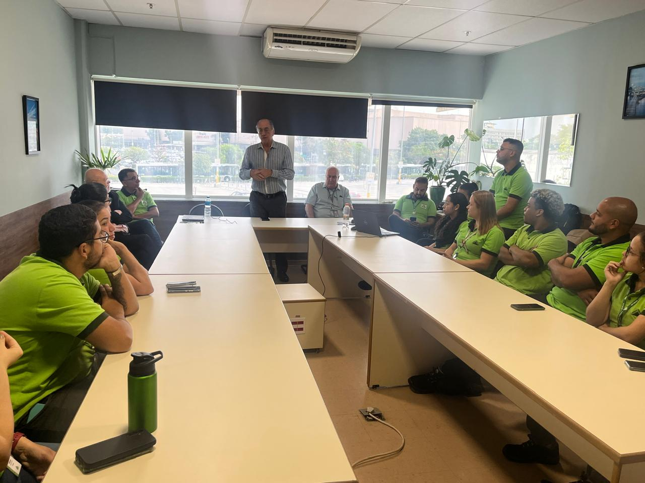 Sindicato dos Comerciários visita loja Leroy Merlin, no Lar Center