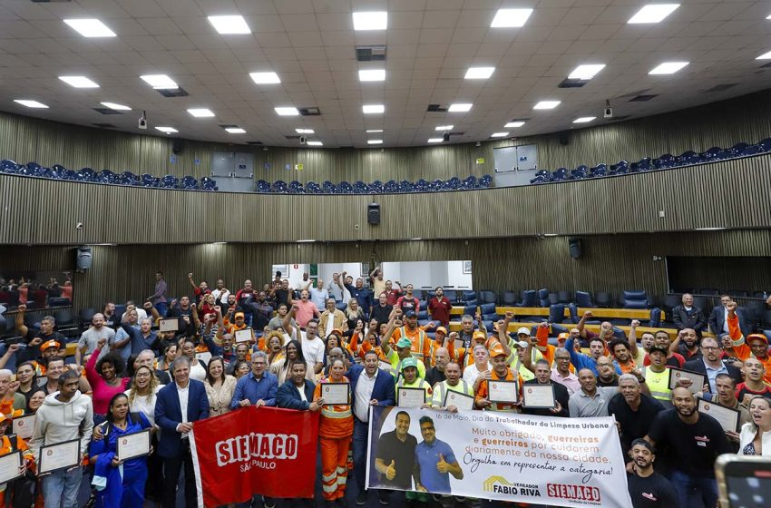 Trabalhadores da Limpeza são homenageados em sessão solene na Câmara Municipal de SP