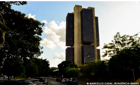 Déficit primário totaliza R$ 43 bilhões em 2024