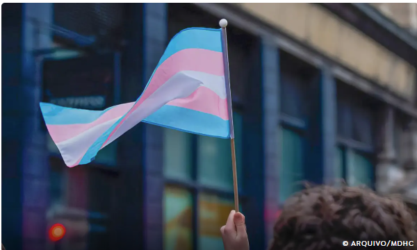 Pessoas trans enfrentam rejeições em busca de vagas formais de emprego