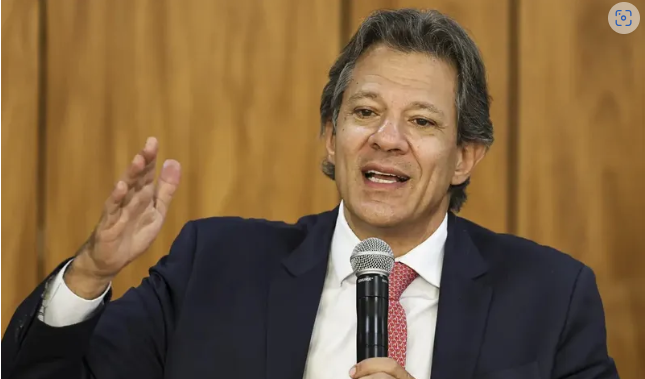 Governo quer aprovar isenção do IR a tempo de valer em 2026, diz Padilha