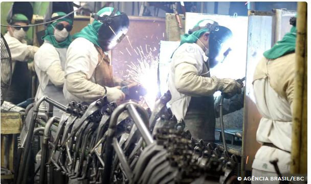 IBC-Br recua 0,7%, mas fecha 2024 com alta de 3,8%