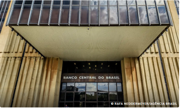 Mercado financeiro eleva previsão da inflação pela 18ª semana seguida