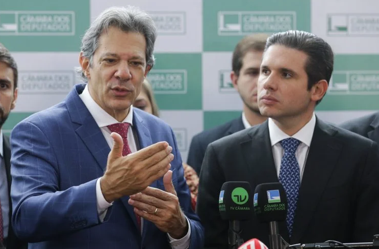 Ministro da Fazenda diz que projeto sobre isenção do IR já está pronto