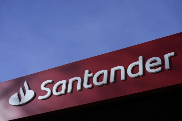 Santander Brasil registra lucro 75% maior no 4º tri