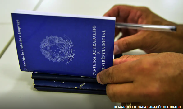 Taxa de desemprego sobe para 6,5% no trimestre encerrado em janeiro