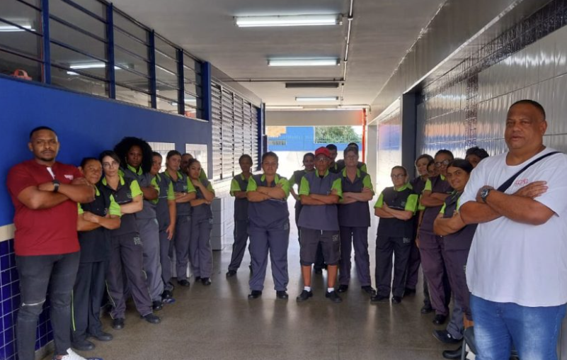 Após paralisação na região sul de SP, trabalhadores da Life cruzam os braços nas escolas municipais da zona leste