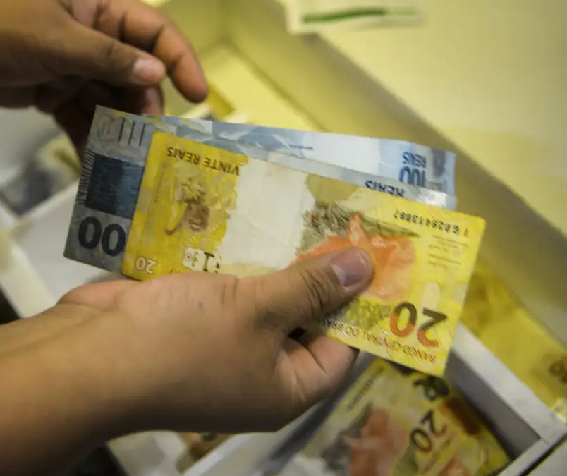 Endividamento cai, mas compromete parcela maior da renda dos trabalhadores