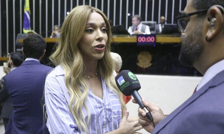Projeto garante estabilidade provisória a funcionárias com câncer de útero, mama e colorreta