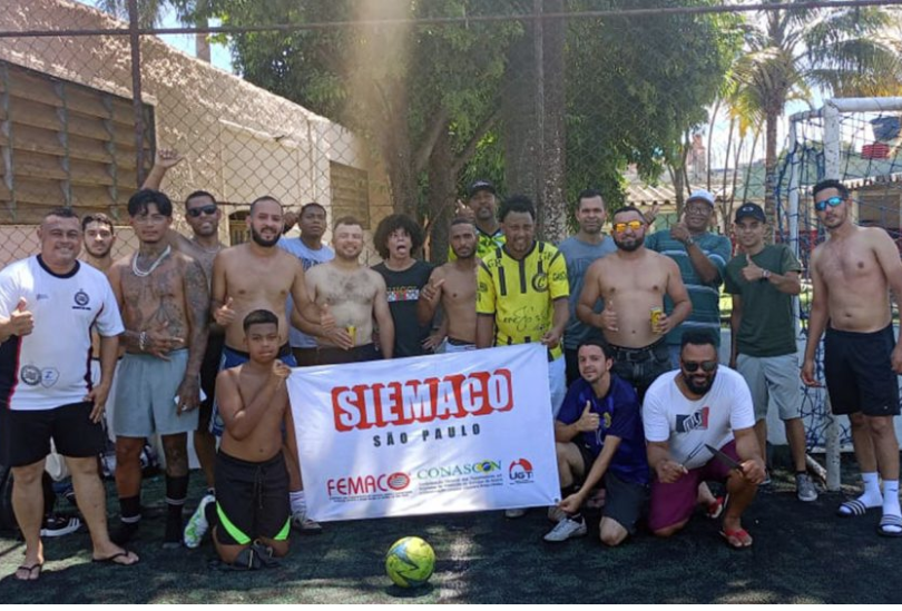 Trabalhadores da Loga realizam partida de futebol com apoio do SIEMACO-SP