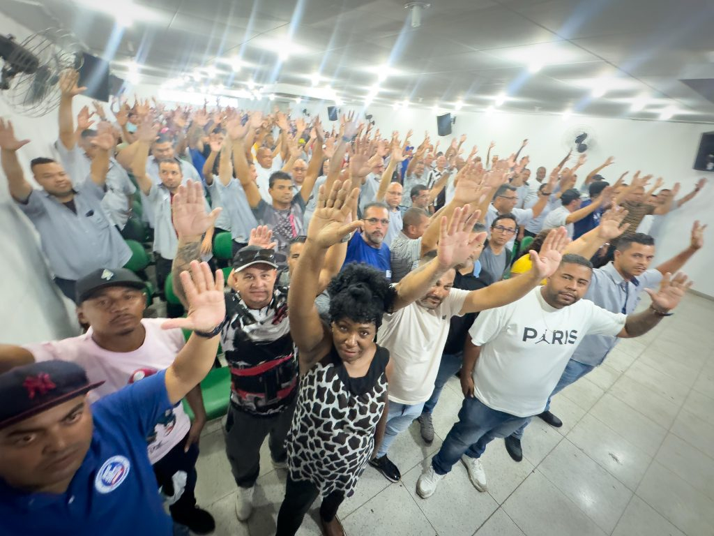 Trabalhadores da Região Leste aprovam pauta de reivindicações em Assembleia Geral da Campanha Salarial 2025