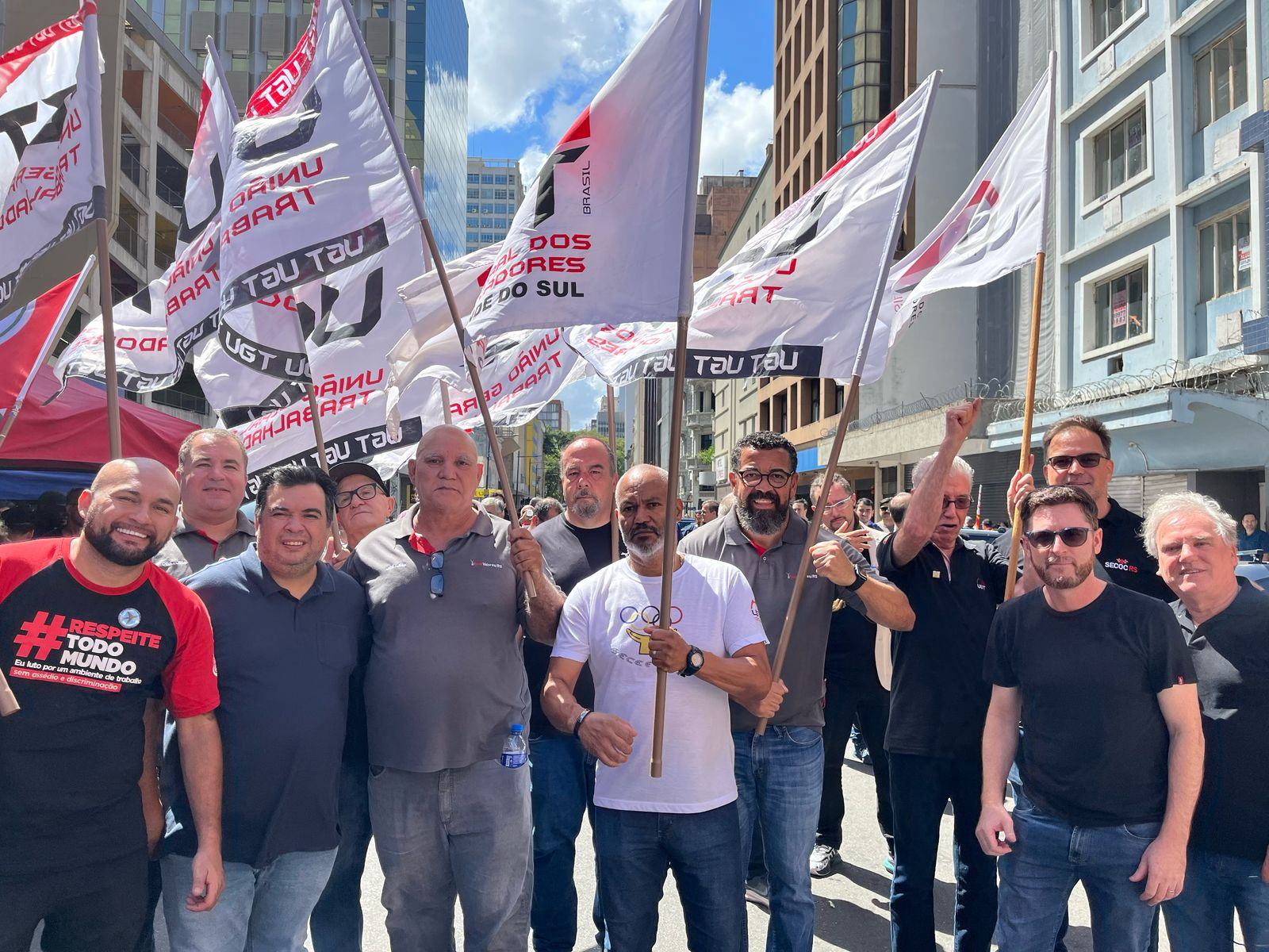 UGT e centrais sindicais realiza protesto contra taxa Selic em Porto Alegre.