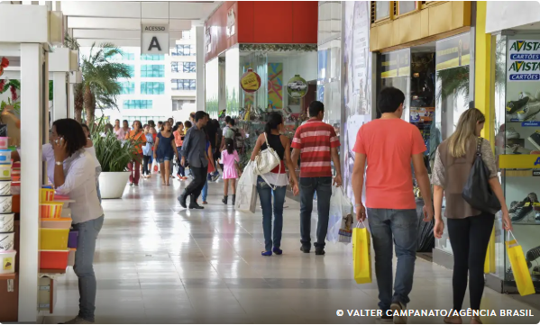 Comércio cresce 0,5% em fevereiro e atinge maior patamar da história