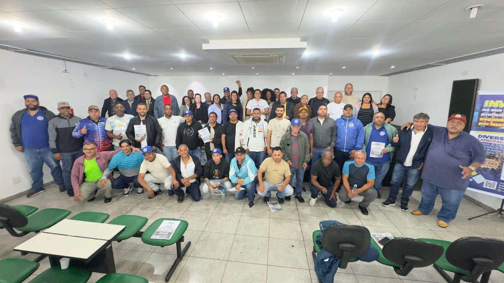 Membros da Comissão de Negociação participam de reunião preparatória para a Campanha