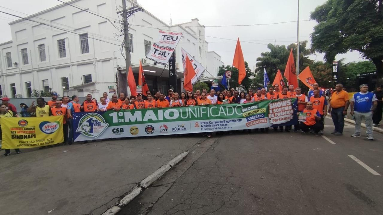 Panfletagem no Brás mobiliza trabalhadores para o 1º de Maio