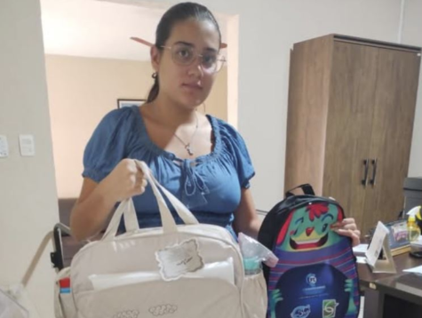 Sindicato de Votuporanga entrega kit bebê para nova mamãe comerciária