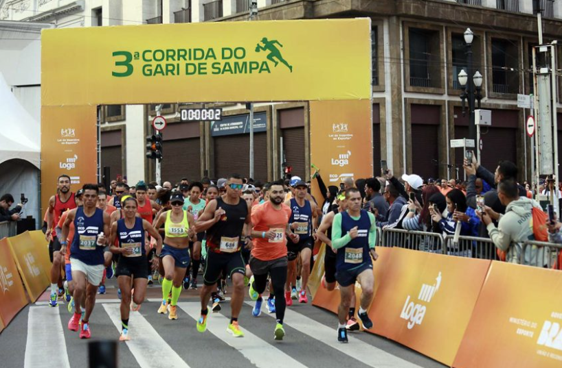 3ª Corrida do Gari de Sampa reúne quase 1.800 atletas no Centro Histórico da capital