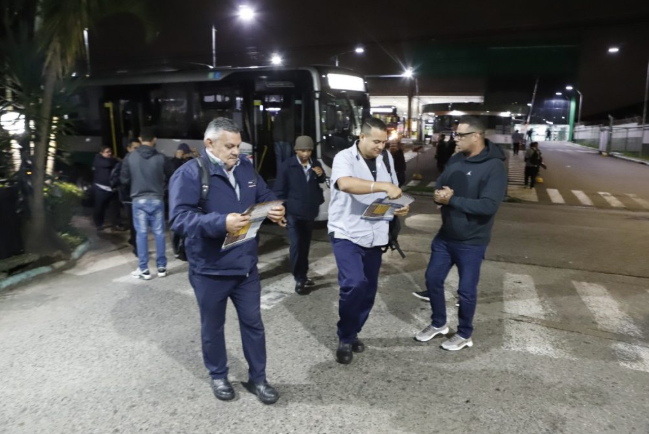 A categoria é Uma Só!”, afirma diretoria do Sindicato em grande mobilização com os trabalhadores nas garagens de ônibus na cidade de São Paulo