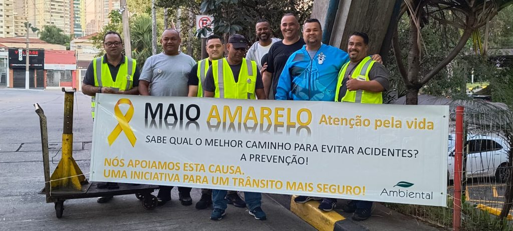 Representantes da Ambiental Transportes Urbanos investe em trabalho de conscientização no mês do Maio Amarelo