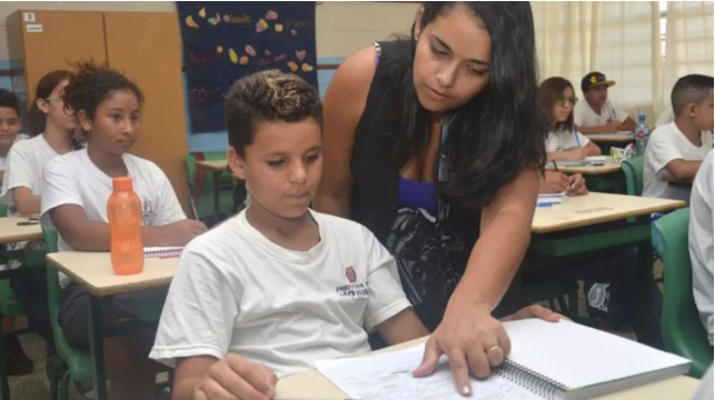 Sindicato dos professores de SP denuncia ataque à educação após afastamento de 30 diretores