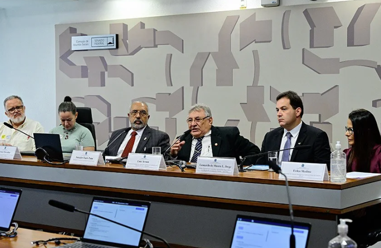 Defensores da redução de jornada destacam impacto sobre saúde do trabalhador Fonte: Agência Senado