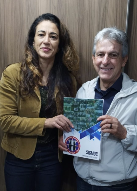 Deputado Tadeu Veneri visita sede do SIGMUC e discute temas cruciais para a segurança pública