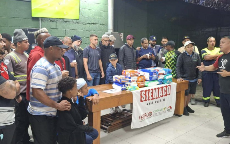 SIEMACO-SP celebra nascimento de filho de coletor da Loga com jogo festivo na Arena Vibe