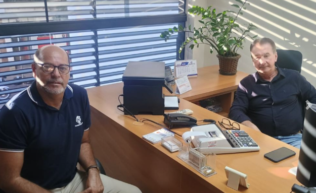 Sincomerciários de São João da Boa Vista recebe visita de Carmo Gandra
