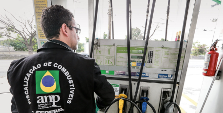ANP intensifica operação e multa postos de combustíveis em São Paulo