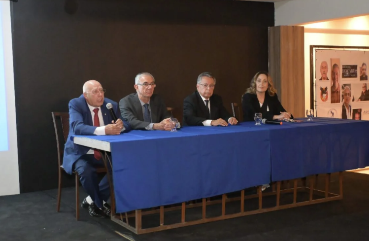 FEEB-MG/GO/TO/DF empossa nova diretoria com presença da CONTEC