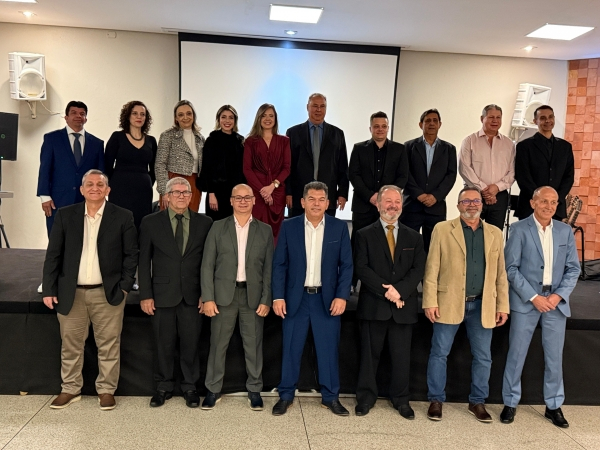 Presidente da FECEP prestigia cerimônia de posse da nova Diretoria do SINCOMAR em Maringá