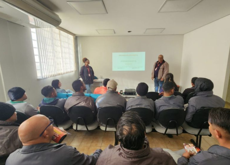 SIEMACO-SP fortalece trabalho de base com ação na empresa Desintec, em conjunto com o setor Previdenciário