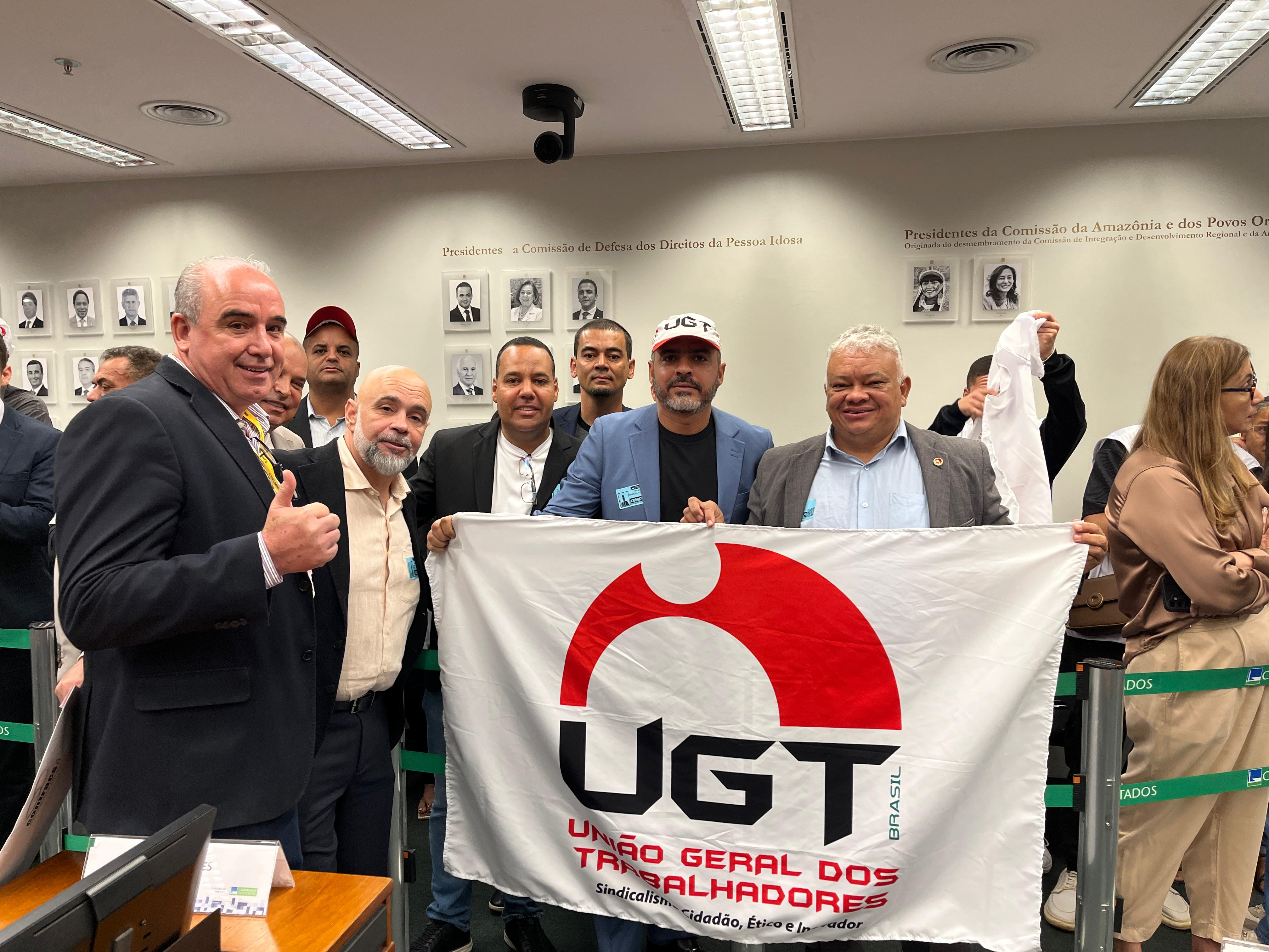 UGT reforça mobilização em Brasília contra artigo que fragiliza direitos e interfere em outras categorias profissionais