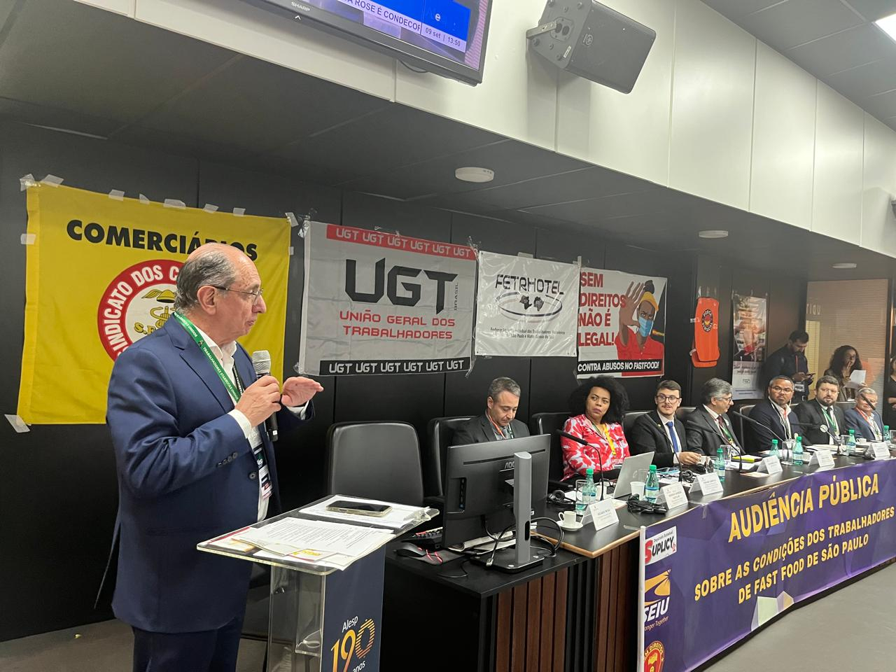 Audiência na Alesp debate condições de trabalho no setor de fast-food com apoio da UGT e sindicatos